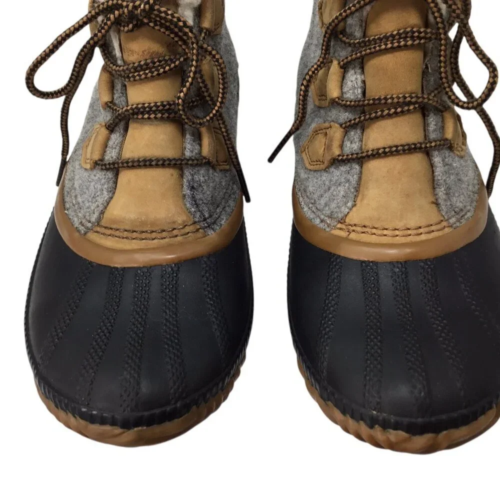 Sorel Boots Out n About Winter Duck Felt Lace Up Women's 9.5 NL3150-052 Faux Fur